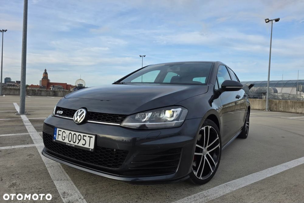 Volkswagen Golf 2.0 TDI BMT GTD - 35