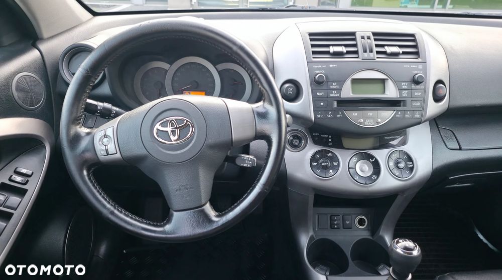 Toyota RAV4 - 16