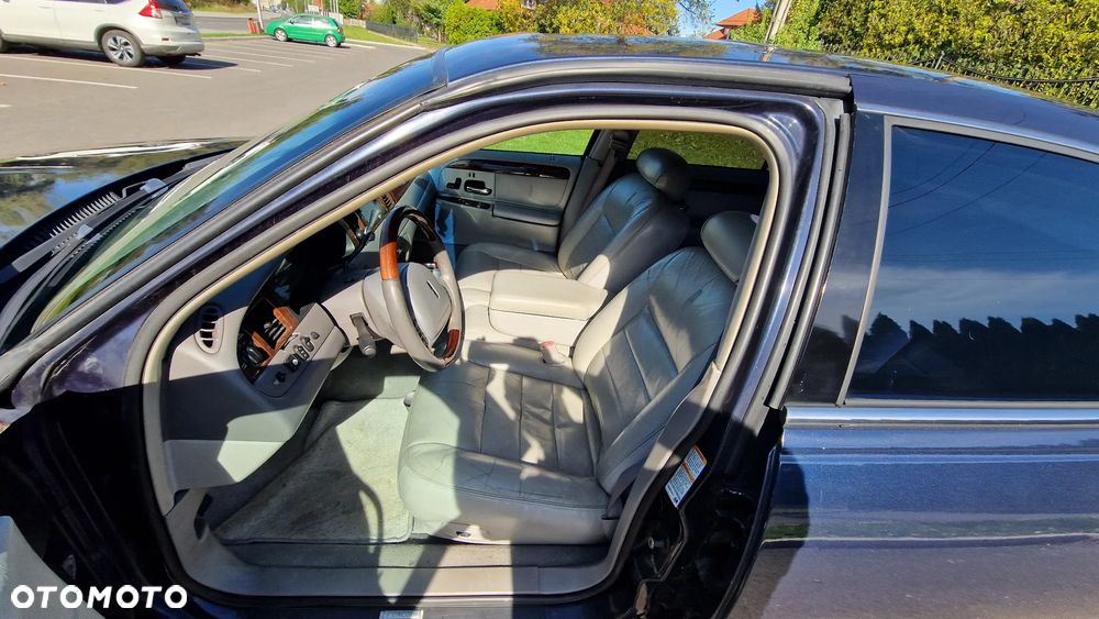 Lincoln Town Car 4.6 Signature - 27
