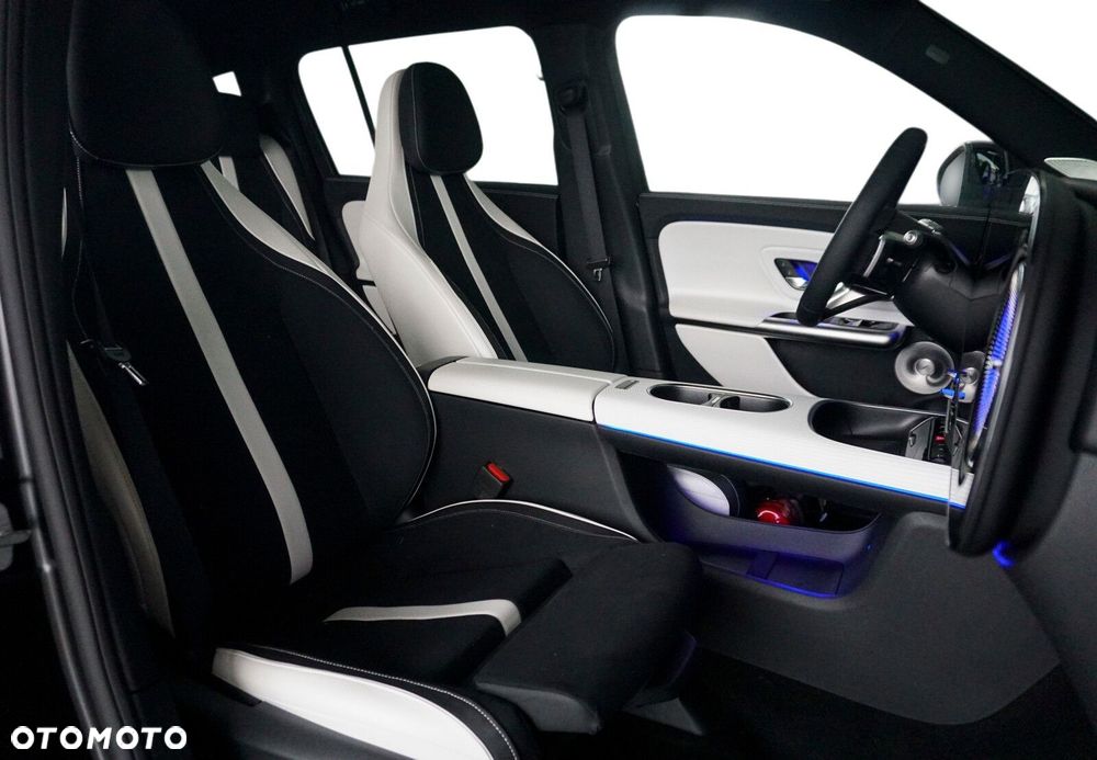 Mercedes-Benz GLB - 10