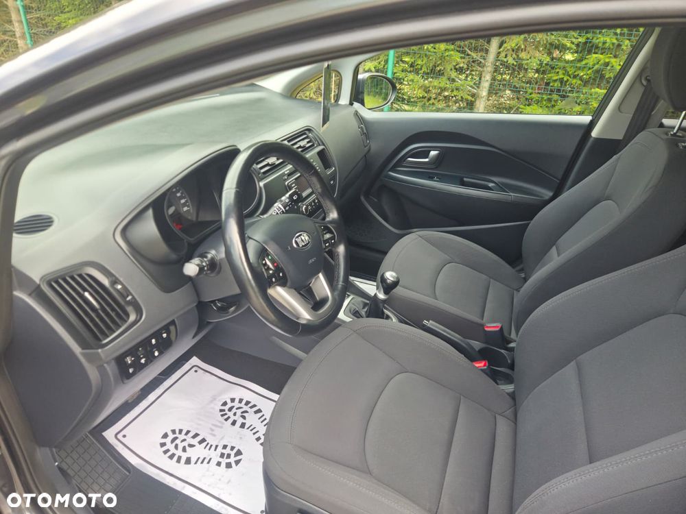 Kia Rio 1.2 L - 13