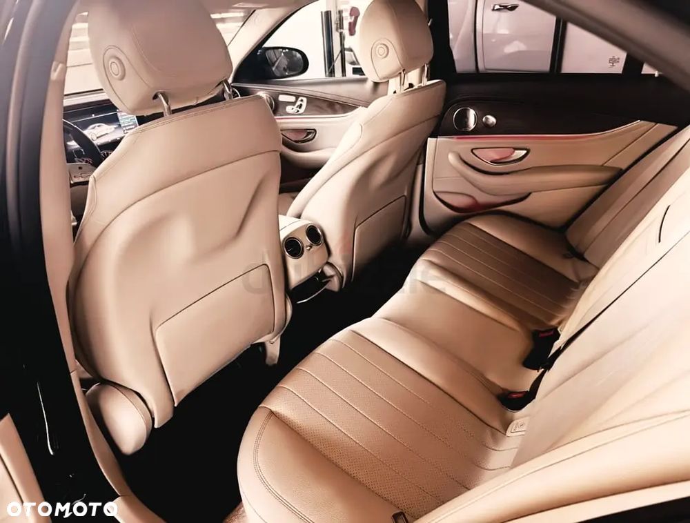 Mercedes-Benz Klasa E 300 9G-TRONIC - 7