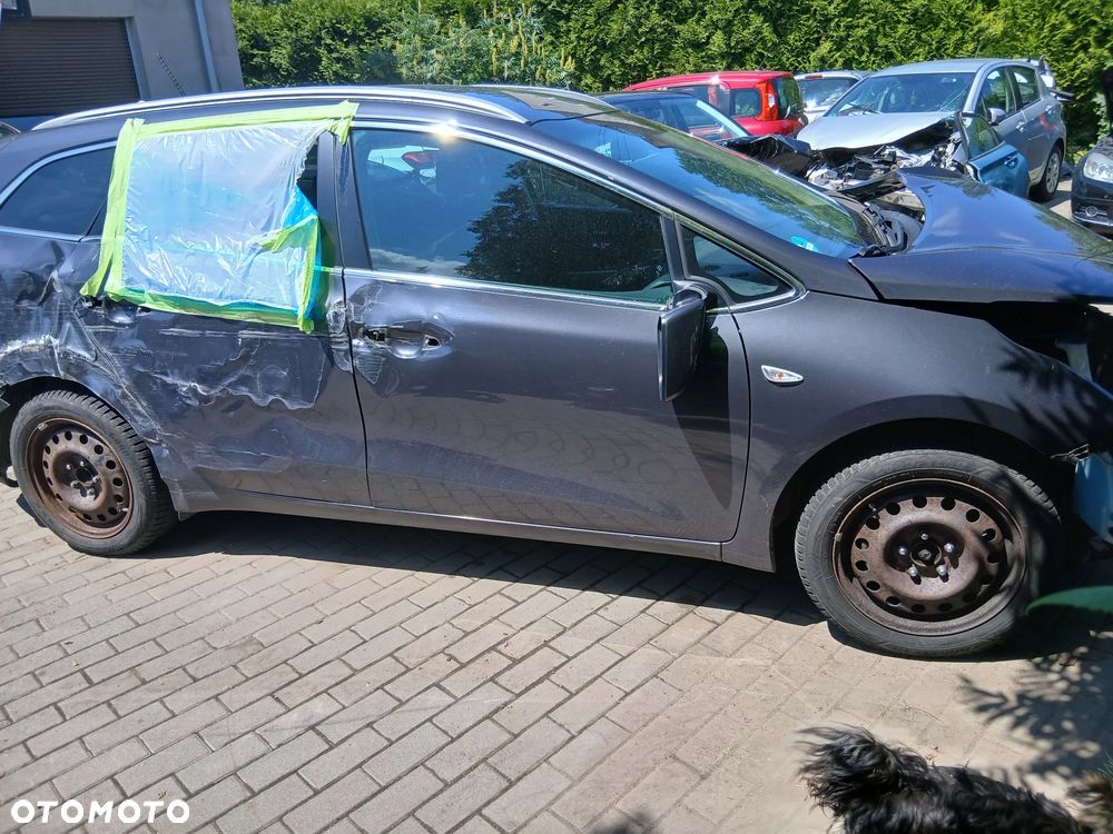Kia Ceed 1.4 CVVT Dream-Team Edition - 2