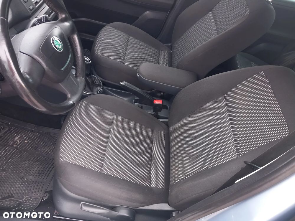 Skoda Roomster 1.6 TDI DPF Scout - 36
