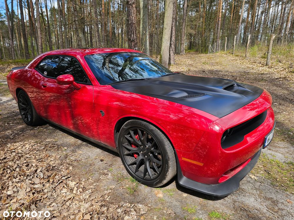 Dodge Challenger - 8