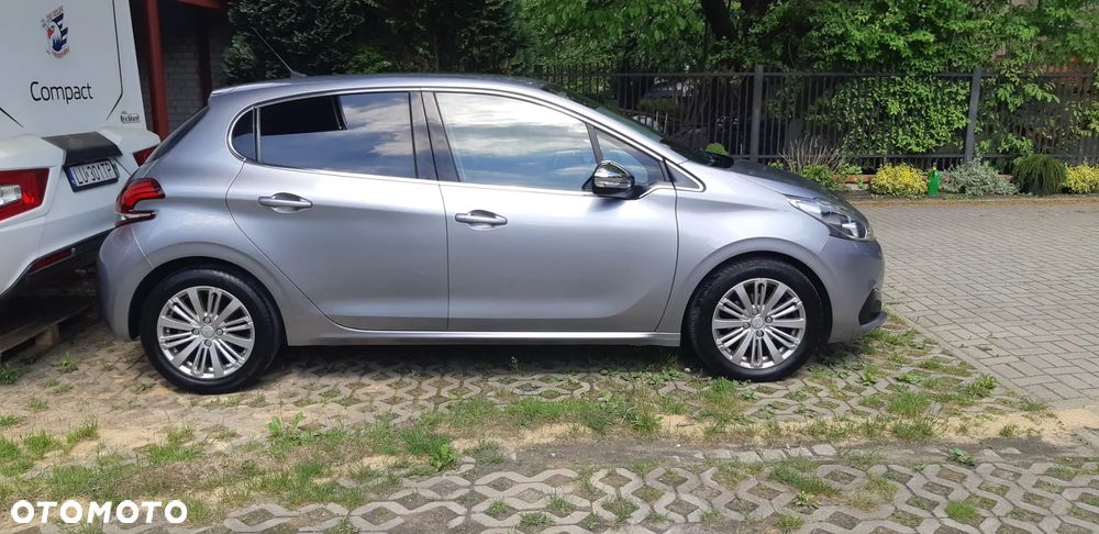 Peugeot 208 1.2 PureTech Allure S&S - 6