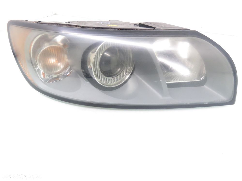 LAMPA PRAWA PRZEDNIA VOLVO V50 30698886 1305235856 - 1