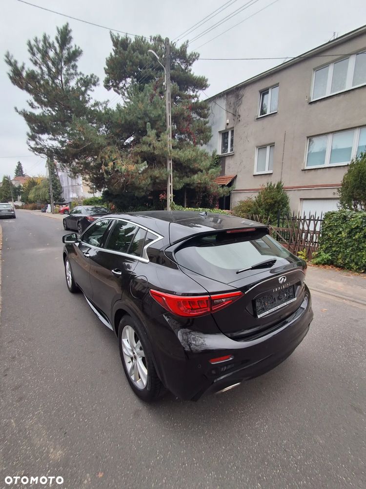 Infiniti Q30 2016 photo 4