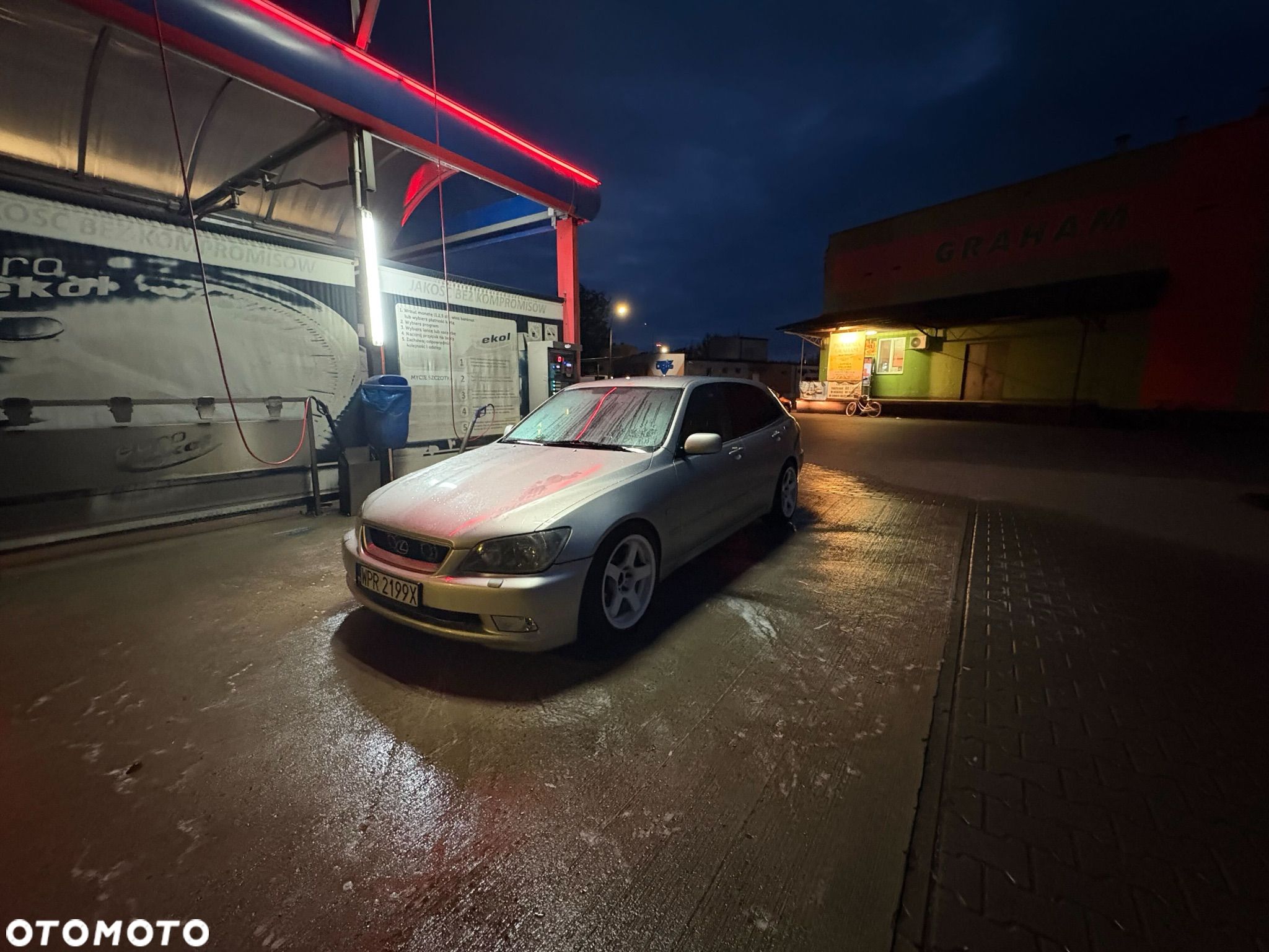 Lexus IS 300 Sport - 1