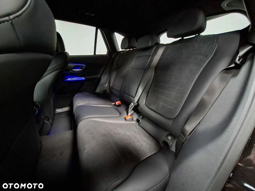 Mercedes-Benz GLC 300 e 4-Matic AMG Line - 11