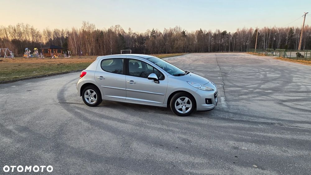 Peugeot 207 95 VTi Urban Style - 10