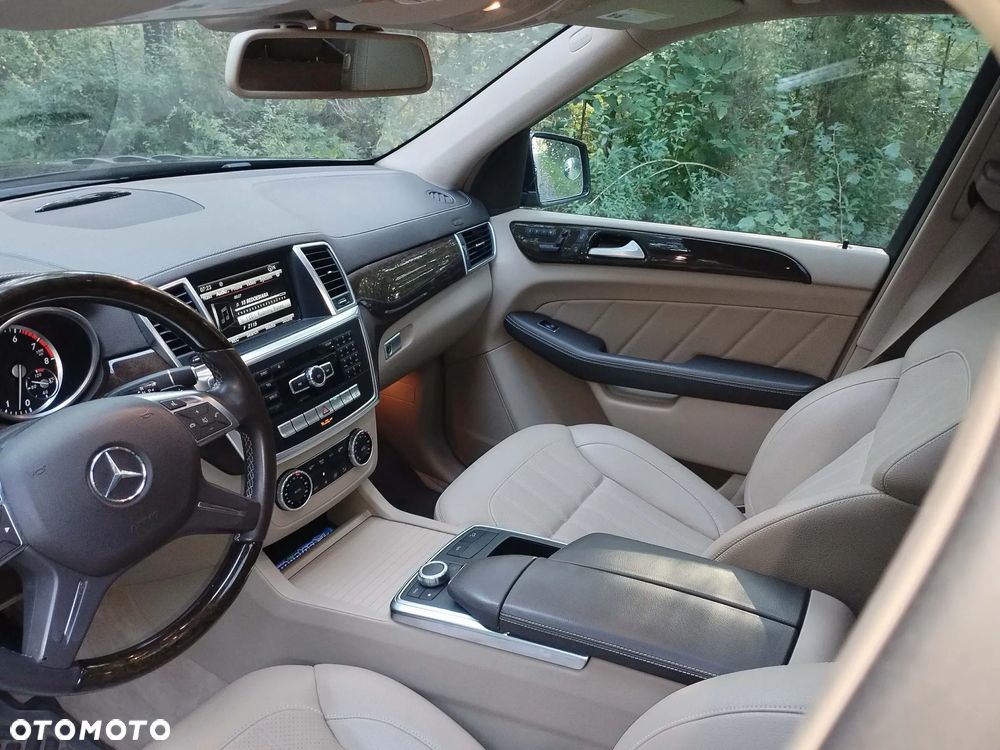 Mercedes-Benz GL 400 4Matic 7G-TRONIC - 13