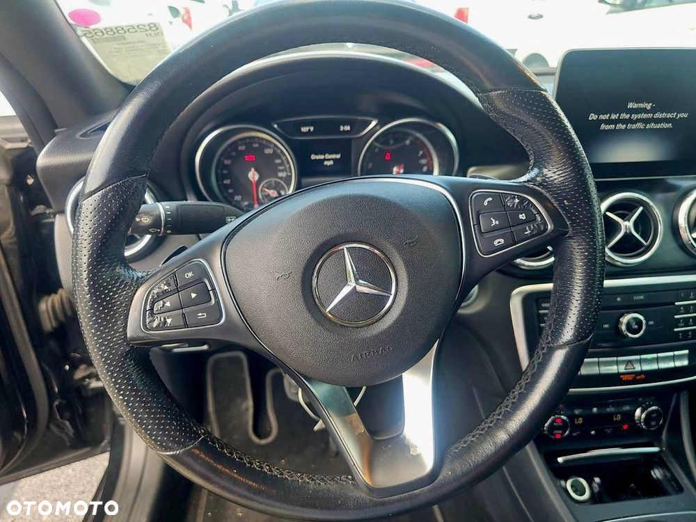 Mercedes-Benz CLA 250 4-Matic AMG Line - 12