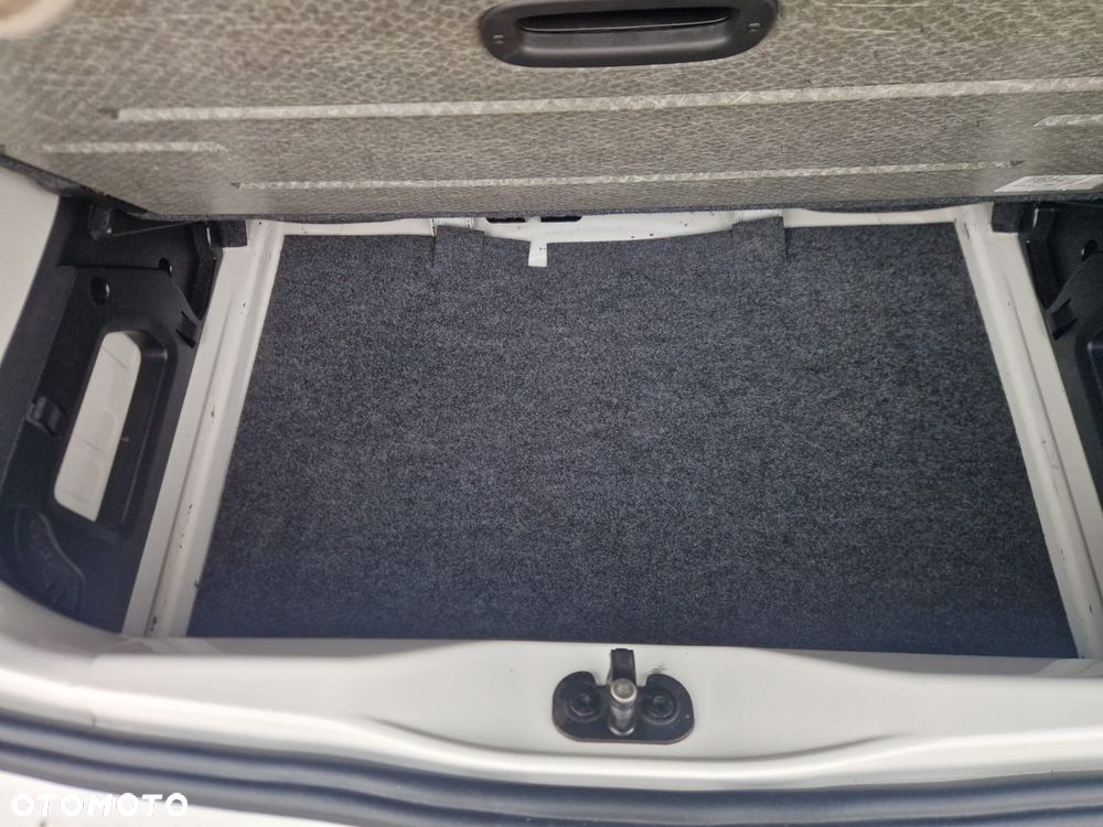 Volkswagen up! - 25