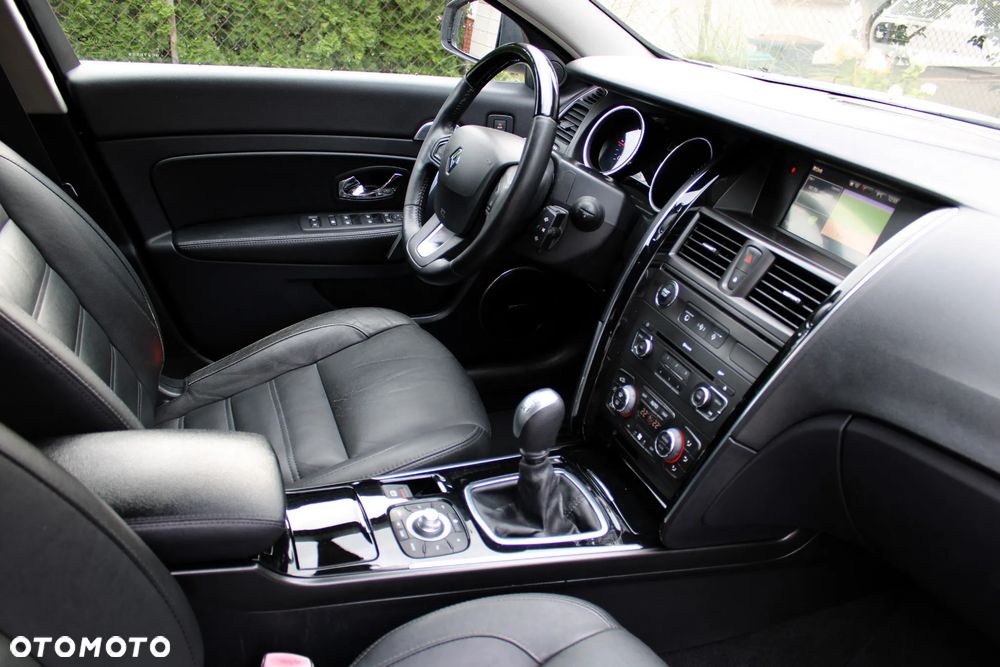Renault Latitude 2.0 dCi - 18
