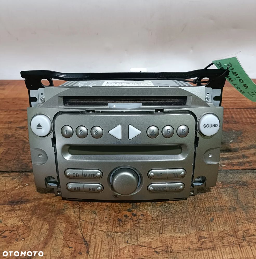 DAIHATU SIRION II 04-10 r. radioodtwarzacz RADIO radioodbiornik + - 2