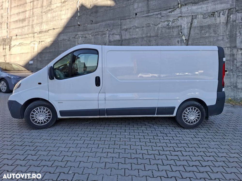 Opel Vivaro - 10