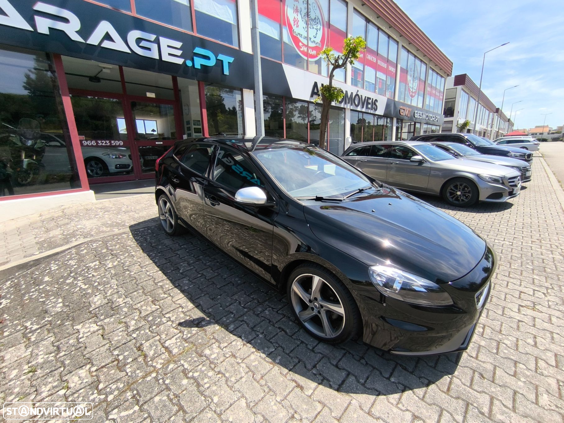 Volvo V40 2.0 D2 R-Design - 2