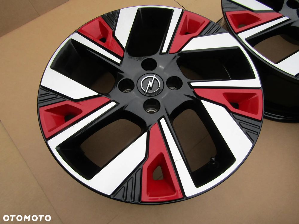 4x Felgi Aluminiowe 18 Opel Mokka II B Corsa F Peugeot 2008 II 2008 5008 Citroen DS3 DS4 C4 Cactus C3 II III 7 j 4x108 ET35 - 12