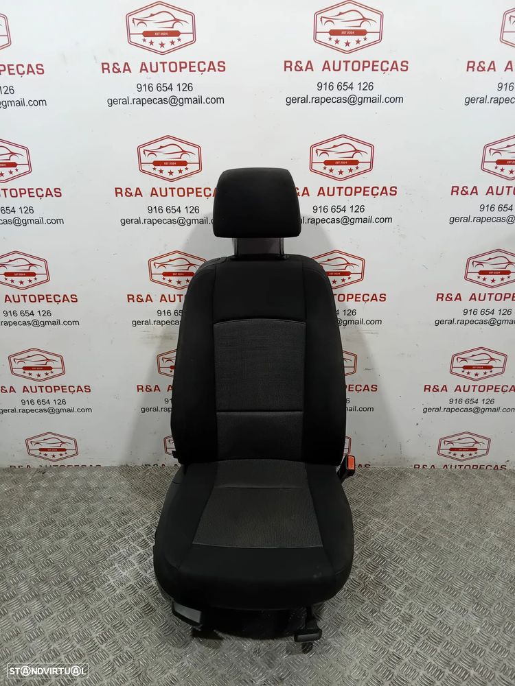 Conjunto de Bancos BMW Série 3 E92 em Tecido Original - 5