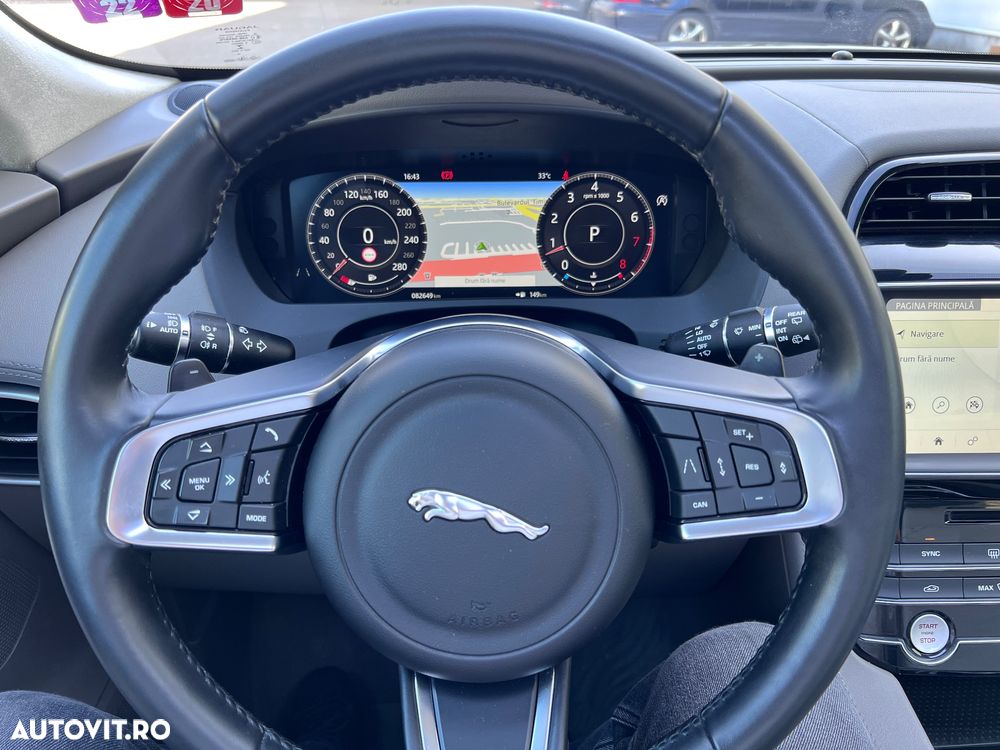 Jaguar F-Pace 30t AWD Portfolio - 14