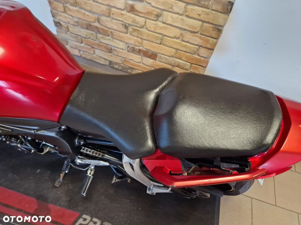 Yamaha FZ - 13