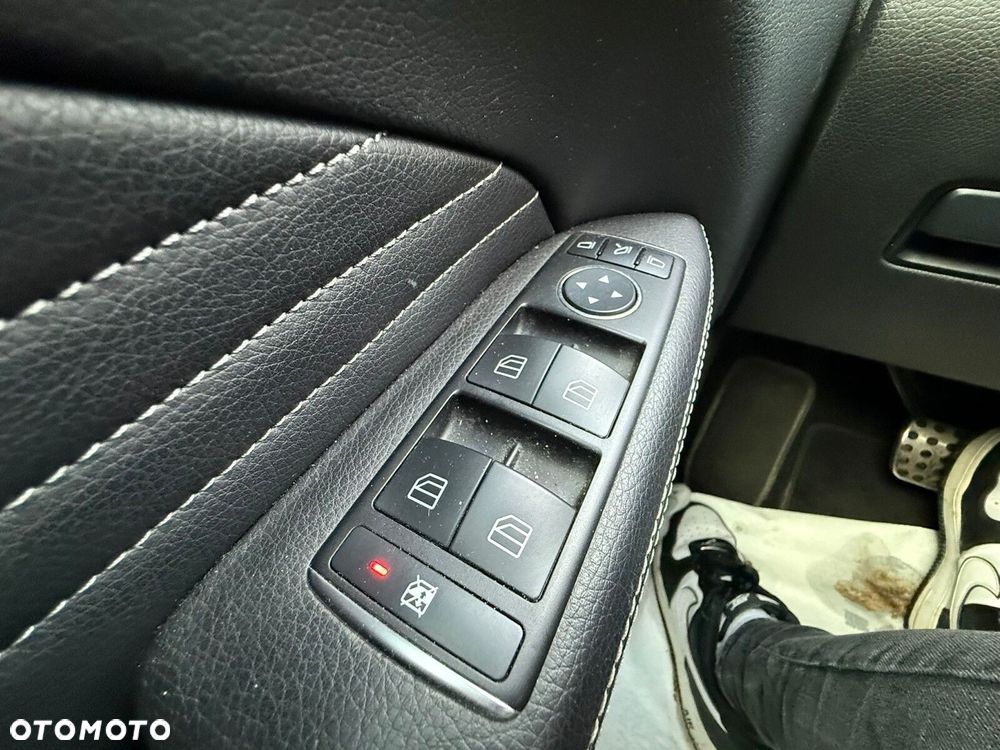 Mercedes-Benz ML - 13