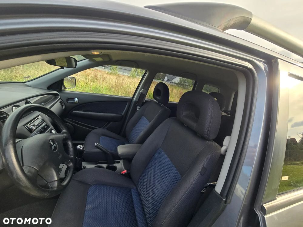 Mitsubishi Outlander - 17