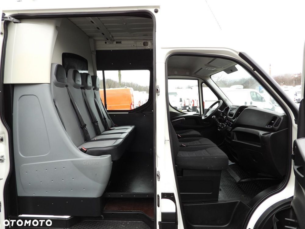 Iveco DAILY 35S14 FURGON BRYGADÓWKA 7 MIEJSC TEMPOMAT  140KM - 38