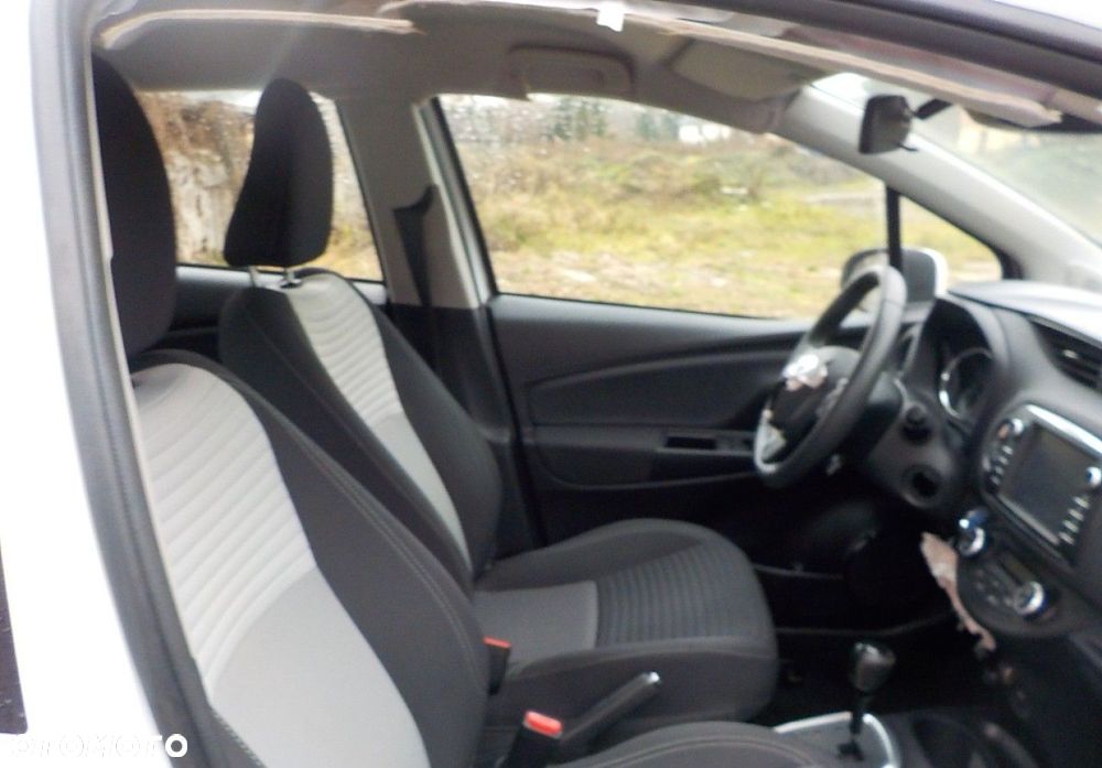 Toyota Yaris - 17