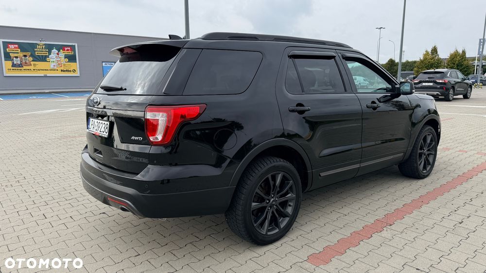 Ford Explorer - 4