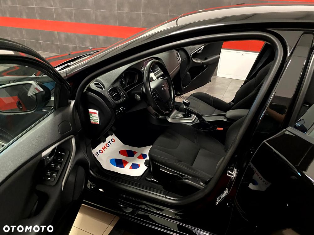 Volvo V40 D2 Drive-E R-Design Momentum - 15