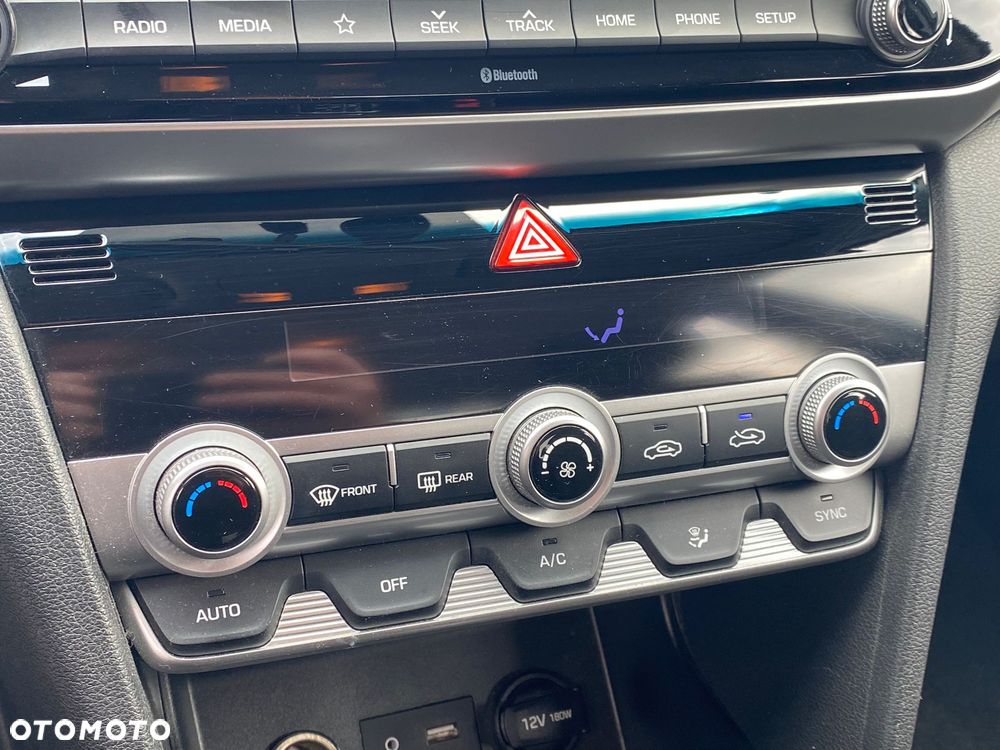 Hyundai Elantra 1.6 Comfort - 20