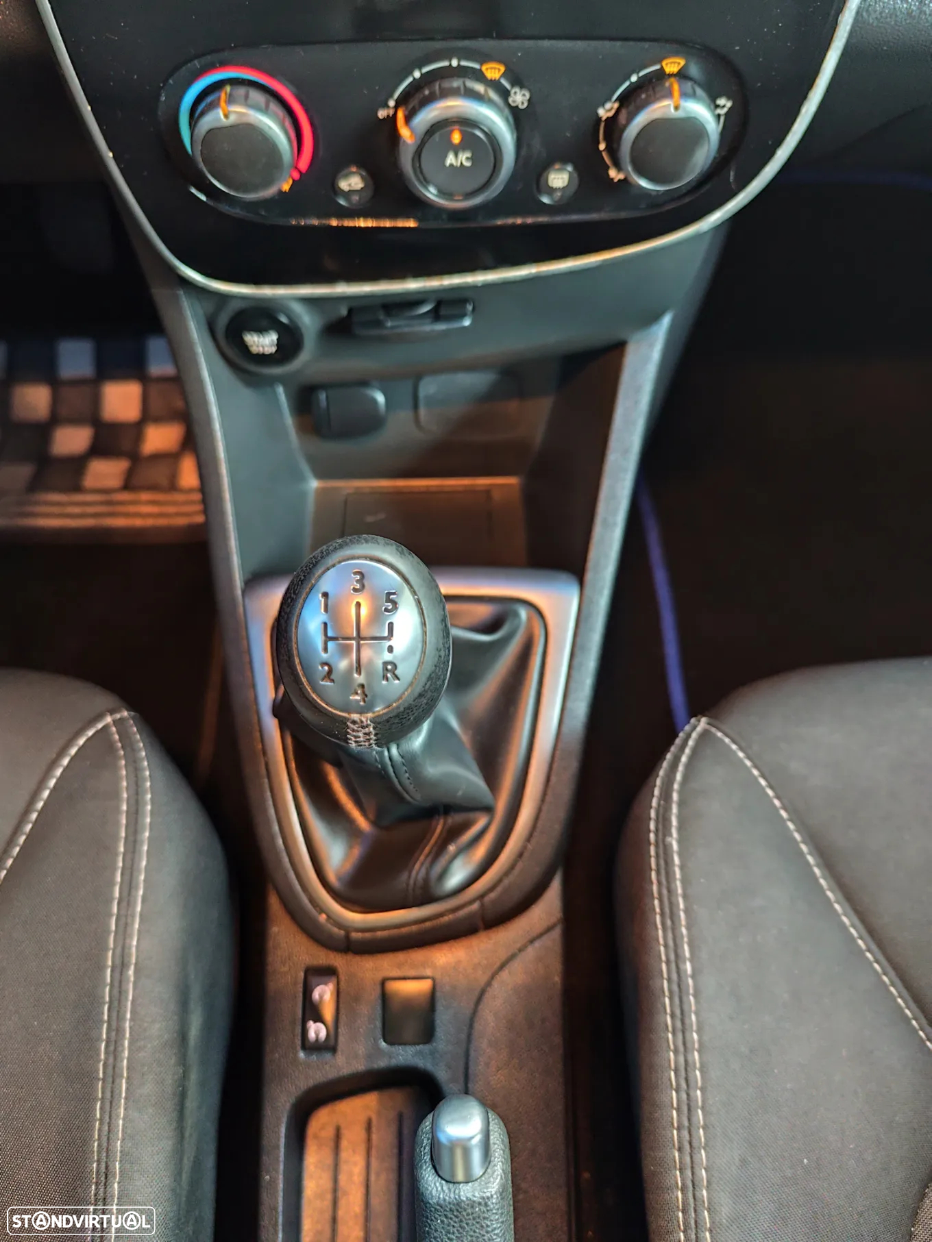 Renault Clio Sport Tourer 1.5 dCi Limited - 26