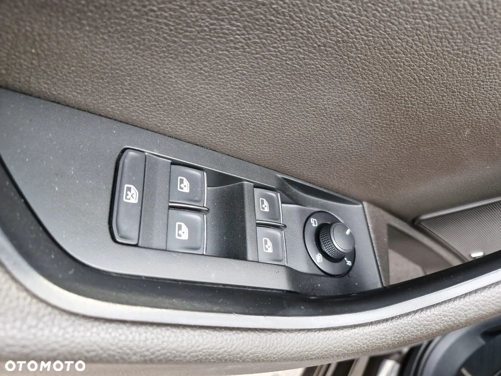 Skoda Superb 2.0 TDI DSG Premium Edition - 25