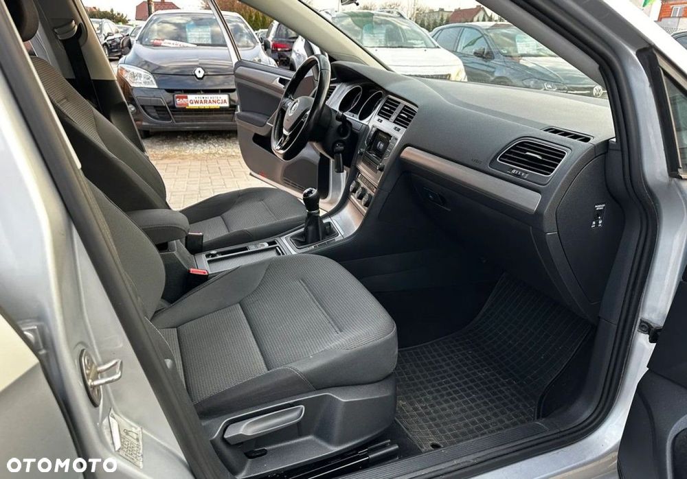 Volkswagen Golf - 23