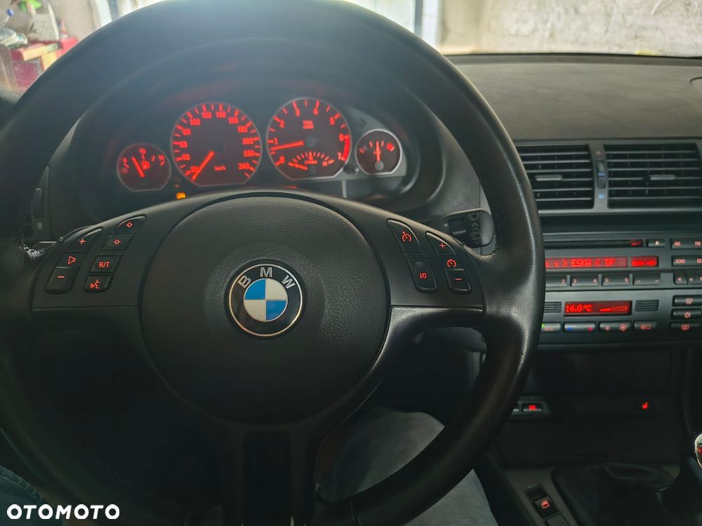 BMW Seria 3 330ix - 25