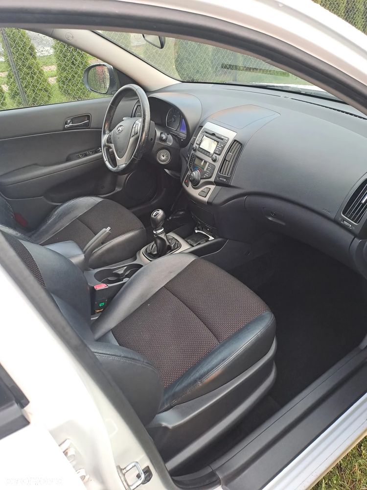 Hyundai i30 1.4 Comfort World Cup - 5