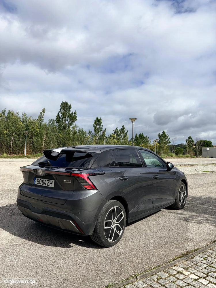 MG MG4 64 kWh Luxury - 4