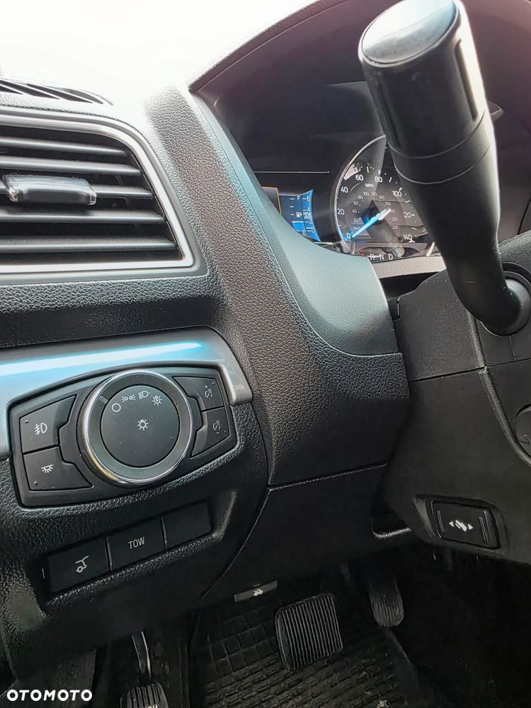 Ford Explorer - 26