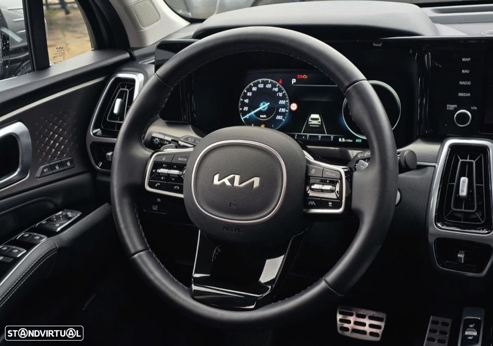 Kia Sorento 1.6 T-GDI HEV Concept - 10