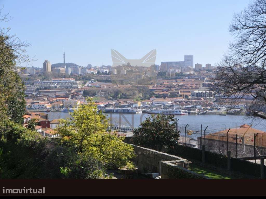 T2 com vista de Rio no Porto - Grande imagem: 2/35