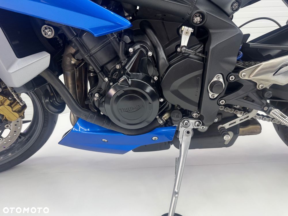 Triumph Street Triple - 13
