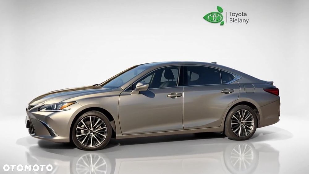 Lexus ES 300h Business Edition - 16