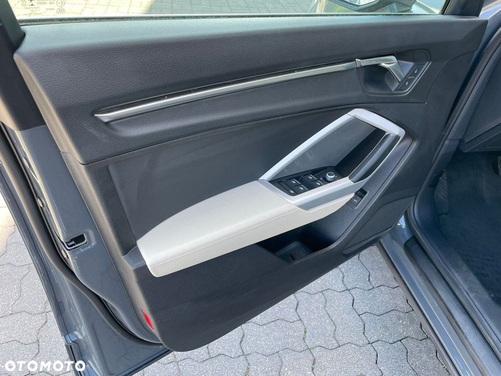 Audi Q3 - 18