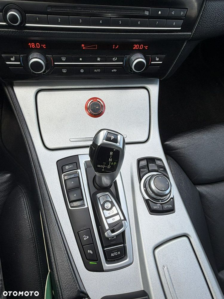 BMW Seria 5 530d xDrive Sport-Aut Luxury Line - 16