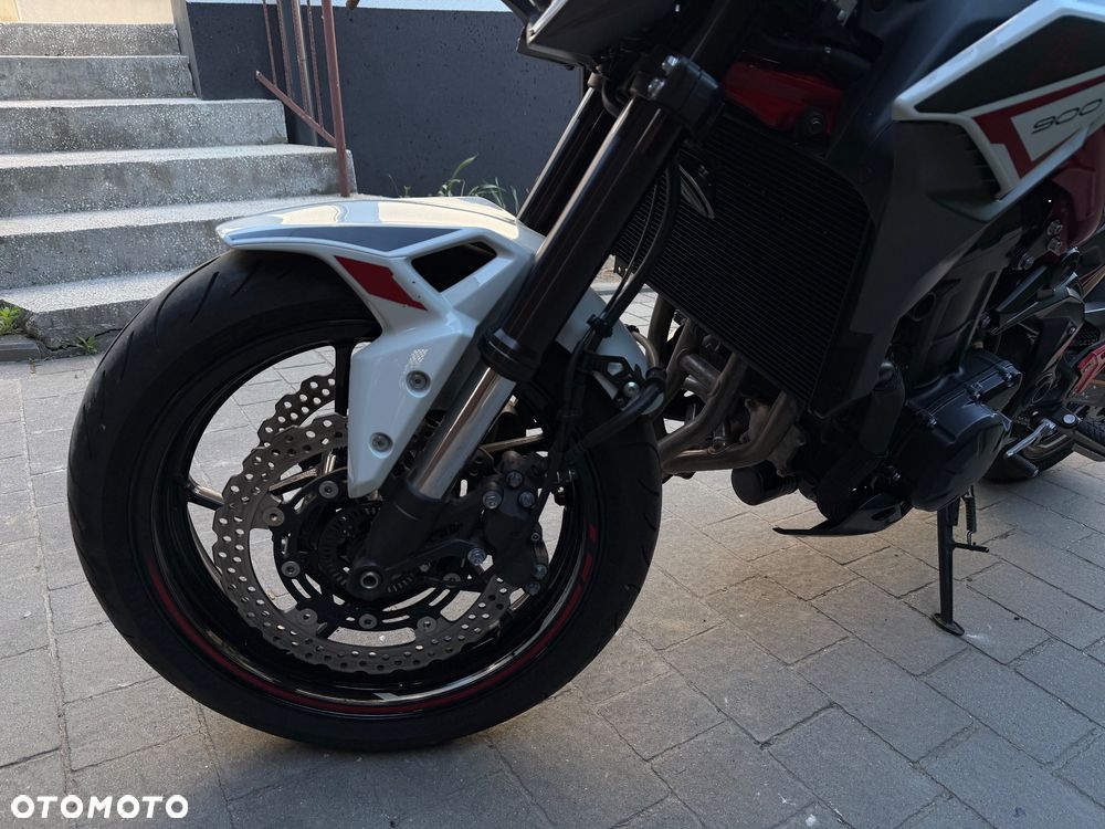 Kawasaki Z 900 - 10