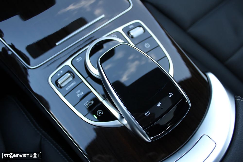 Mercedes-Benz C 300 4Matic 9G-TRONIC AMG Line Advanced - 35