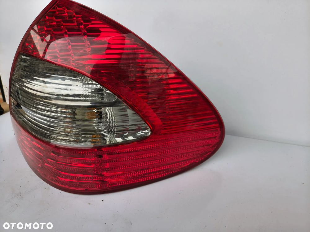 Lampa tył prawa w211 lift LED avantgarde - 3