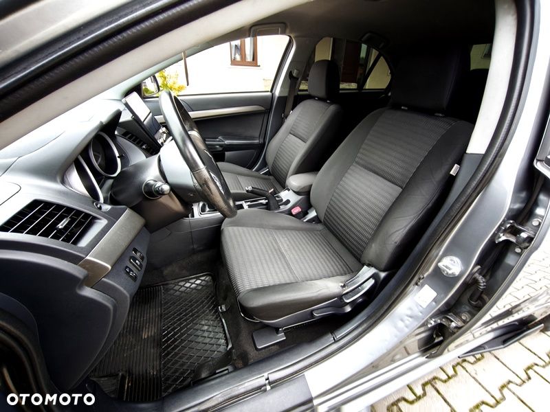 Mitsubishi Lancer - 17